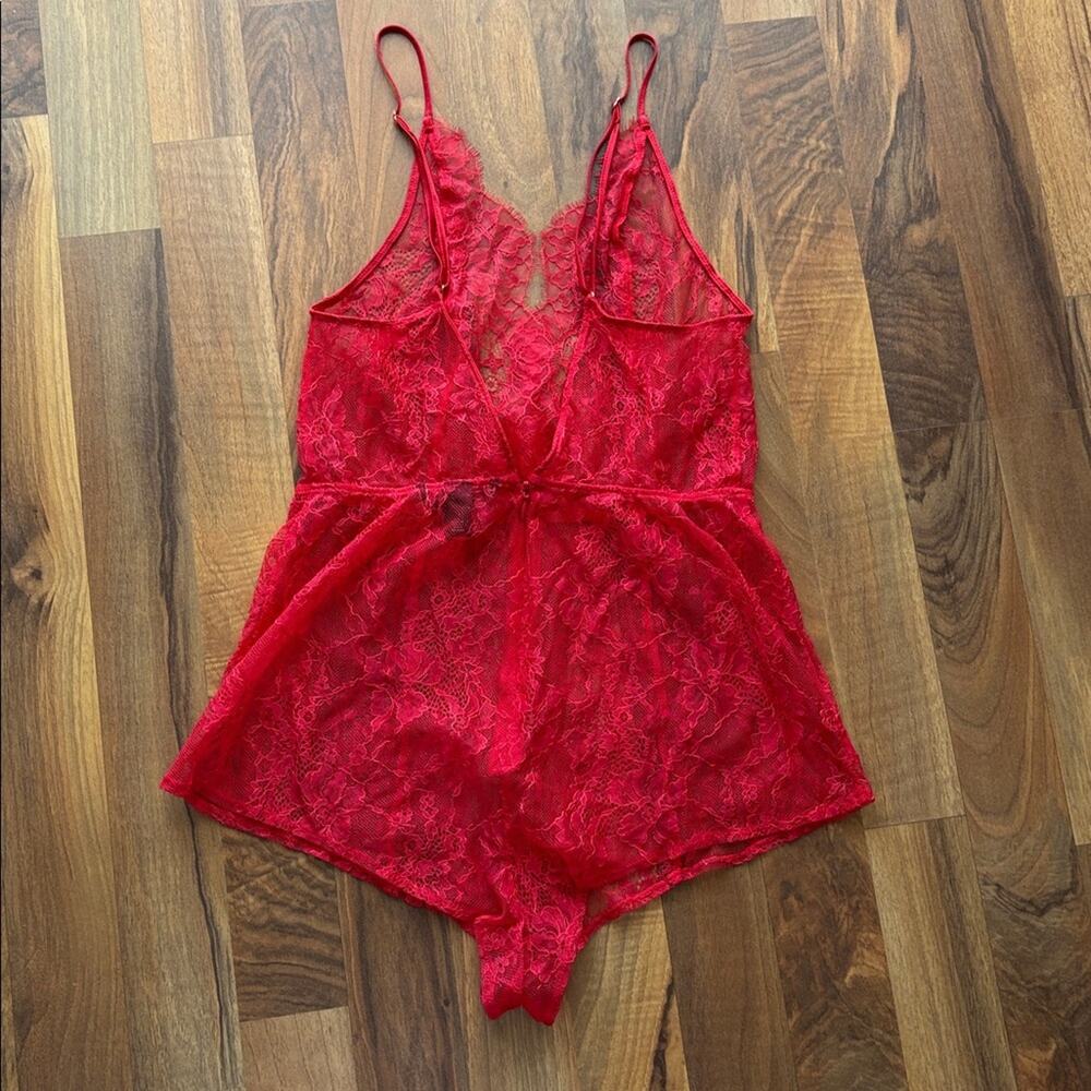 Victoria's Secret Woman’s Size S Red Lace Chemise - Picture 5 of 16
